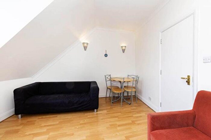 2 Bedroom Flat To Rent In Burnley Road, London, NW10