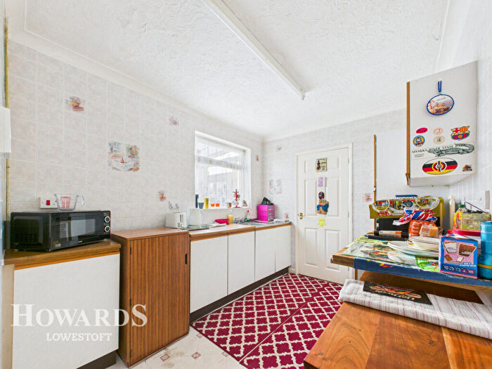 3 Bedroom End Of Terrace House For Sale In Broad Road, Oulton Broad, NR32