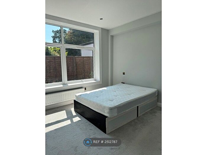 2 Bedroom Flat To Rent In Kingswick Annexe, Ascot, SL5