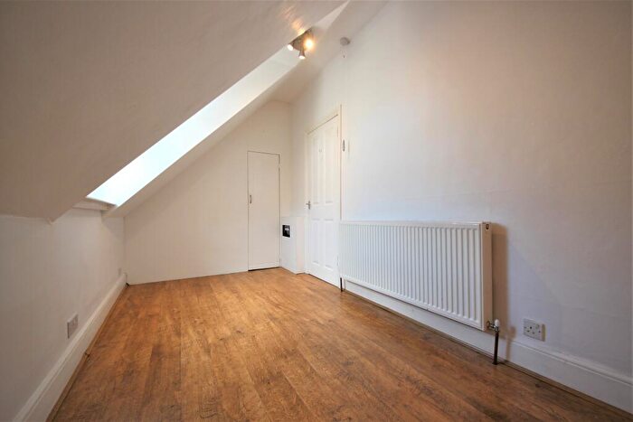 1 Bedroom Flat To Rent In Eldon Place, Bournemouth, BH4