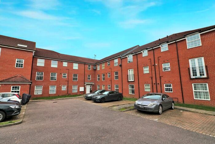 2 Bedroom Flat To Rent In Bridge Road East, Welwyn Garden City, AL7
