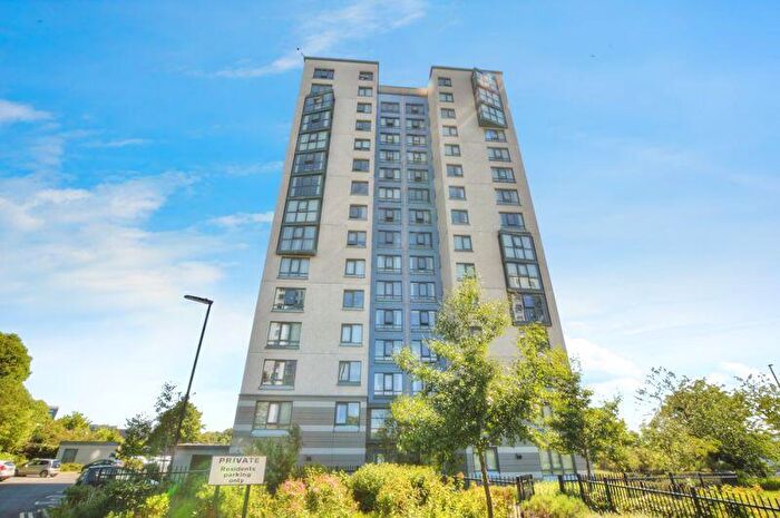2 Bedroom Flat For Sale In The Cedars, Park Road, Newcastle Upon Tyne, NE4