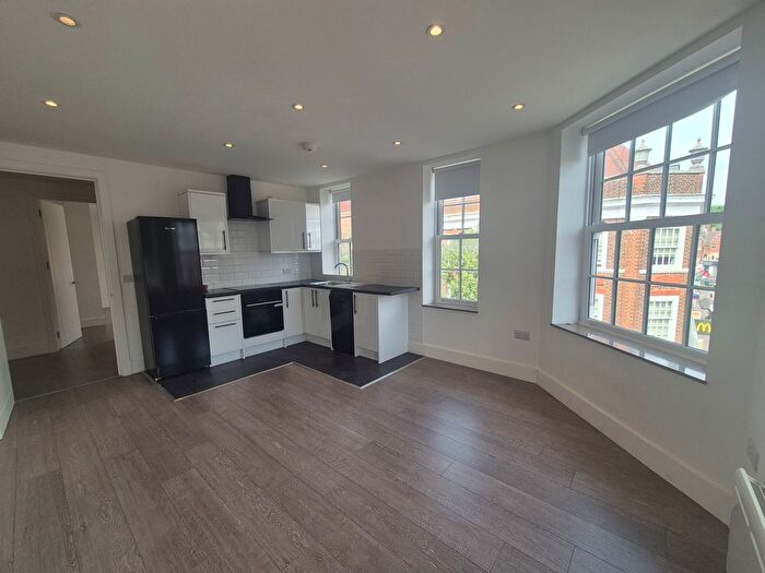 1 Bedroom Flat To Rent In High Street, Epsom, KT19