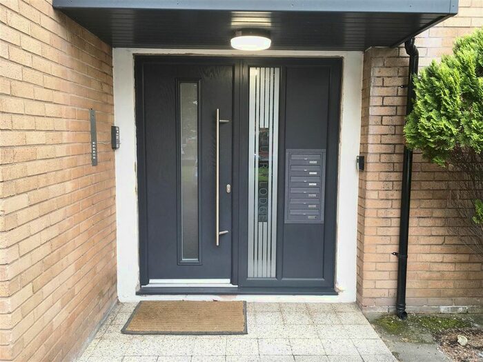 2 Bedroom Flat To Rent In Cambridge Road, Southport, PR9