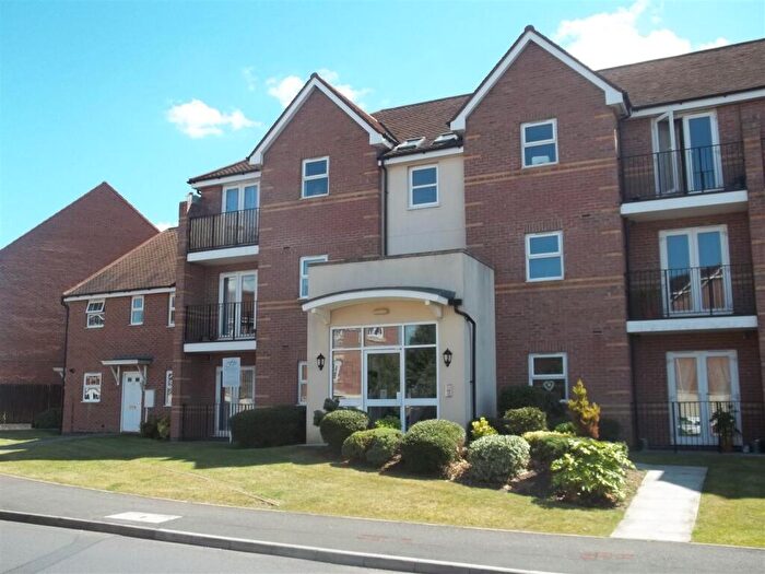 2 Bedroom Apartment To Rent In Goldstraw Lane, Fernwood, NG24