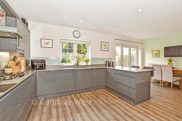 3 Bedroom Terraced House For Sale In High Street, Godstone, Surrey, RH9