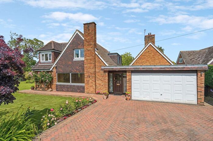 4 Bedroom Detached House For Sale In Ampthill Road, Silsoe, MK45