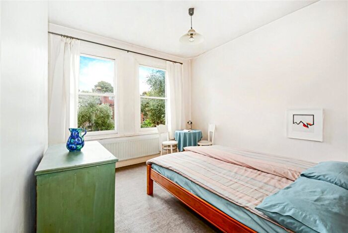 2 Bedroom Flat For Sale In Fleeming Road, Walthamstow, London, E17