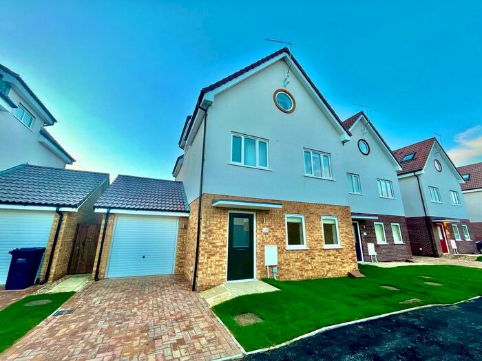 5 Bedroom Property To Rent In Osprey Place, March, PE15