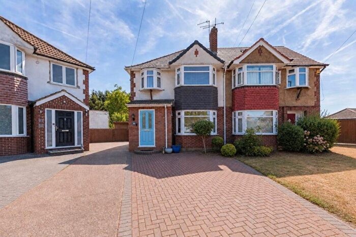 3 Bedroom Semi Detached House For Sale In Bannister Close, Langley, SL3