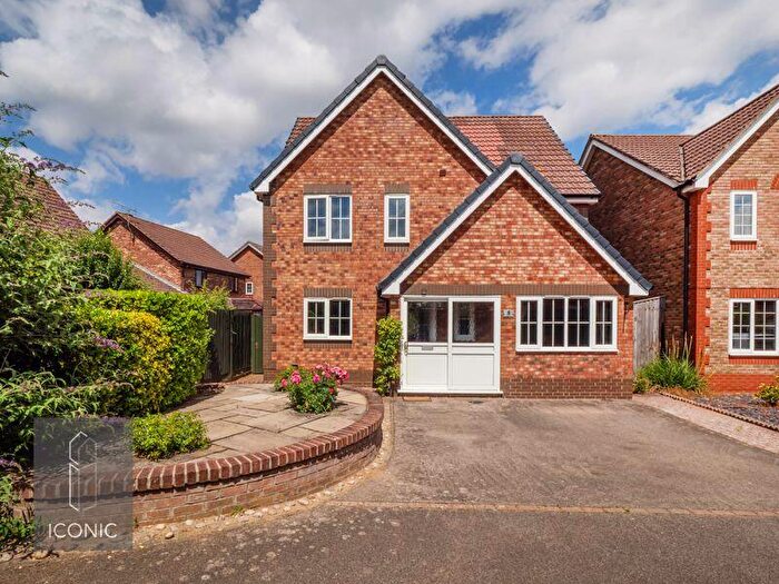 4 Bedroom Detached House For Sale In Hedgemere, Taverham, Norwich, NR8