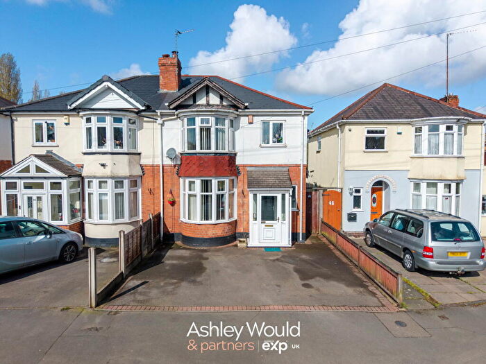 3 Bedroom Semi Detached House For Sale In Grafton Road, Oldbury, B68