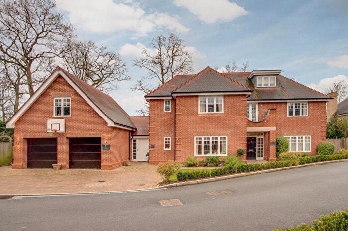 7 Bedroom Detached House For Sale In The Spinney, Gerrards Cross, Buckinghamshire, SL9