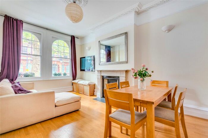 2 Bedroom Flat To Rent In Crookham Road, Fulham, SW6