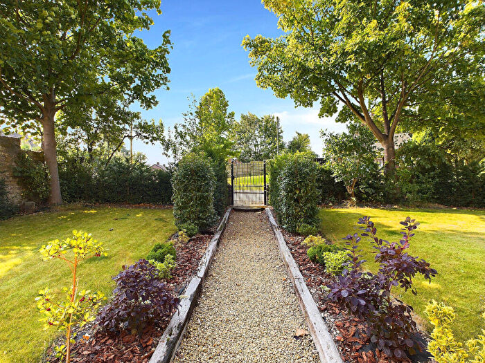 4 Bedroom Character Property For Sale In Bright Street, North Wingfield, S42