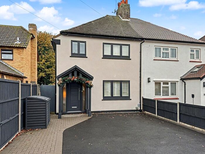 3 Bedroom Semi Detached House For Sale In Lennard Road, Bromley, BR2