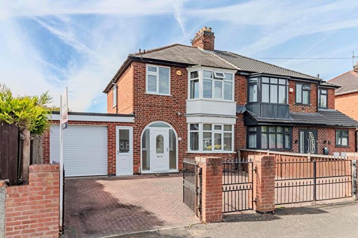 3 Bedroom Semi Detached House For Sale In Hillrise Avenue, Leicester, LE3