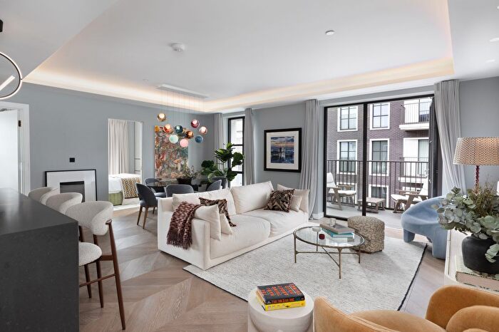 3 Bedroom Flat To Rent In Cleveland Street, London, W1T