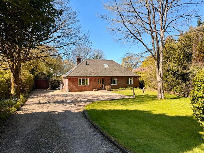 4 Bedroom Bungalow For Sale In Telegraph Lane, Four Marks, Alton, Hampshire, GU34