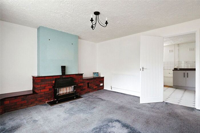 3 Bedroom Terraced House For Sale In Bradley Walk, Clifton, Nottingham, NG11