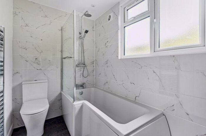 4 Bedroom Semi-Detached Bungalow To Rent In Oaks Road, Kenley, CR8