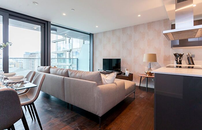 2 Bedroom Flat To Rent In Royal Mint Street, Tower Hill, E1
