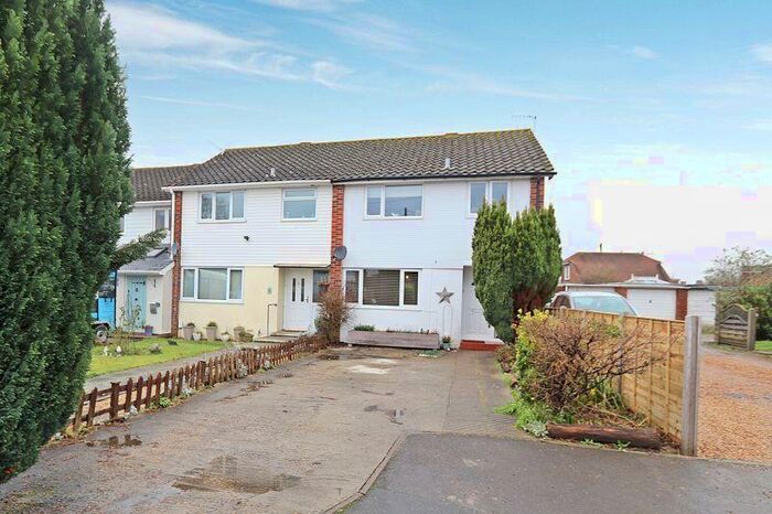 3 Bedroom Terraced House To Rent In Beverley Close, Park Gate, SO31