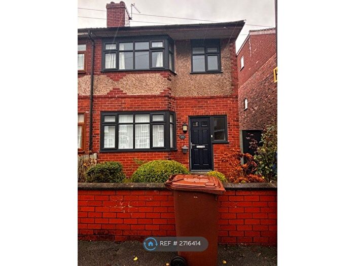 3 Bedroom Semi Detached House To Rent In Railway Road, Chorley, PR6