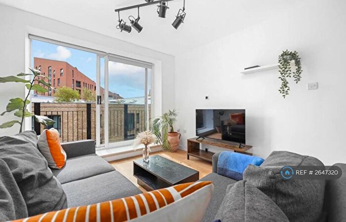 2 Bedroom Flat To Rent In Hackney Road, London, E2