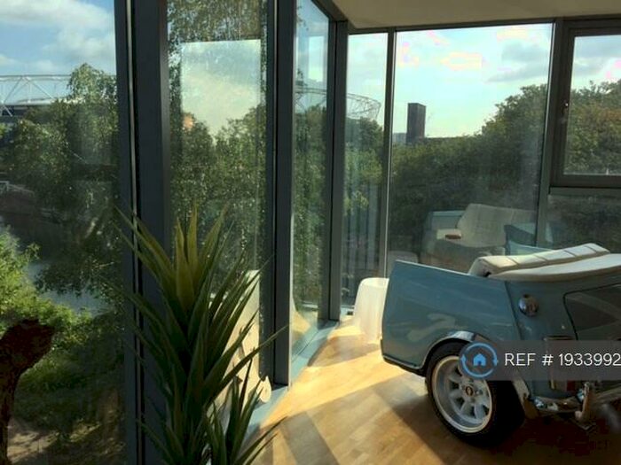 2 Bedroom Flat To Rent In Iron Works, London, E3