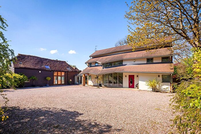 4 Bedroom Detached House For Sale In Guildford Road, Cranleigh, Surrey, GU6