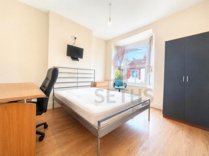 3 Bedroom Terraced House To Rent In Wilberforce Road, Leicester, LE3