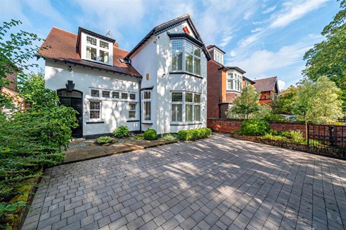 4 Bedroom Detached House For Sale In Carisbrooke Drive, Mapperley Park, Nottingham, NG3