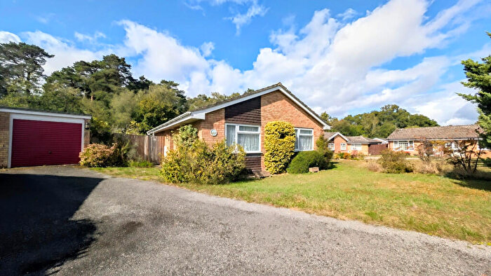 2 Bedroom Detached Bungalow For Sale In Plantation Way, Whitehill, Hampshire, GU35