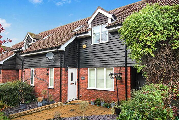 3 Bedroom Mews For Sale In Lime Walk, Henlow, SG16