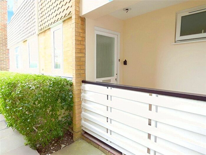 1 Bedroom Apartment For Sale In Chichester Court, Rustington, Littlehampton, BN16