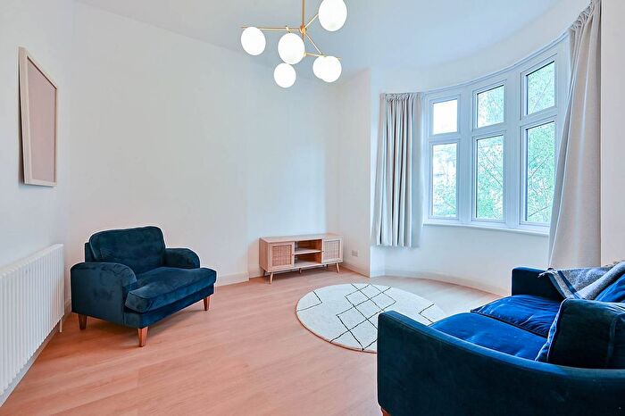 2 Bedroom Flat To Rent In St Leonard's Road, Surbiton, KT6