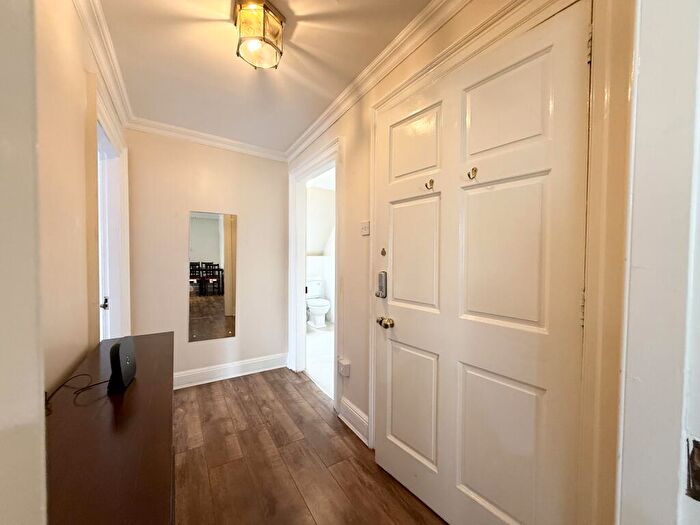 1 Bedroom Flat To Rent In / Charlotte Street, G1