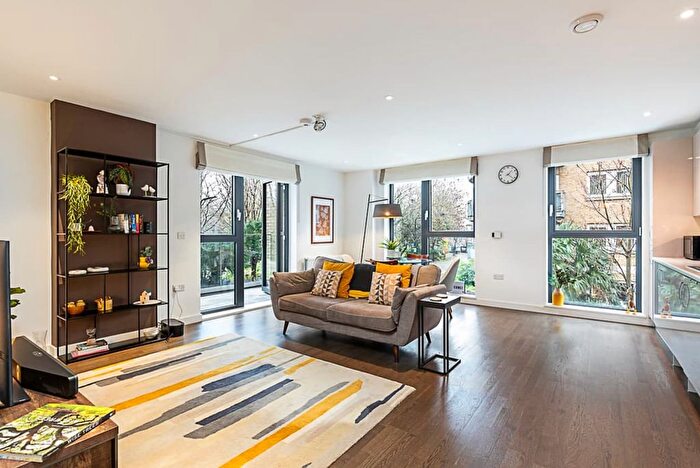 1 Bedroom Flat To Rent In Cicely Williams Court, Gibbs Lane, London, E2