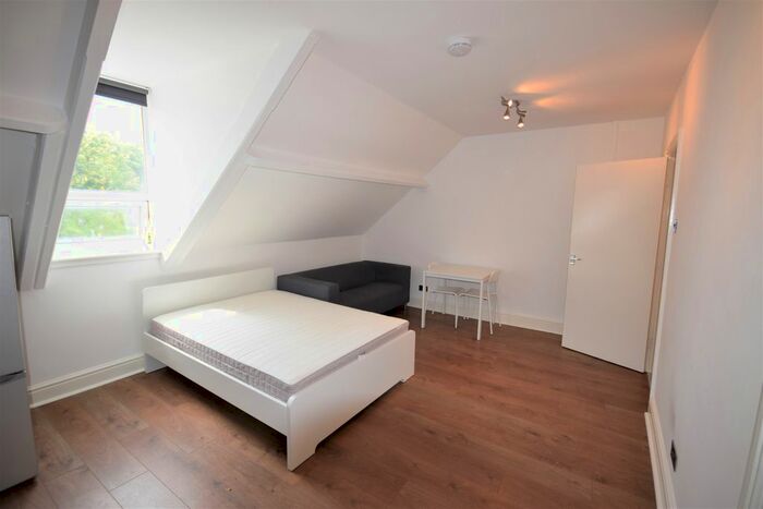 Studio To Rent In Brentwood, Salford, M6