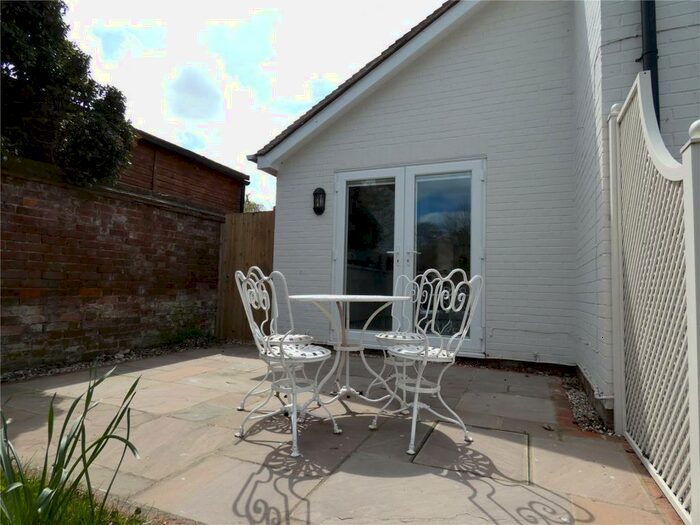 1 Bedroom Apartment To Rent In The Street, Ickham, Canterbury, Kent, CT3