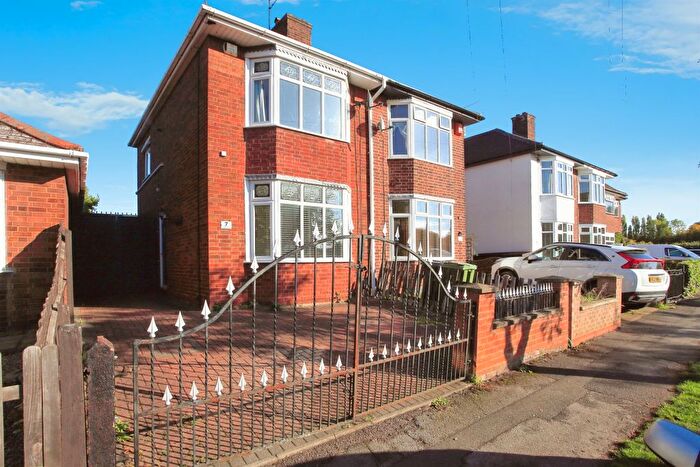 3 Bedroom Semi-Detached House For Sale In St. Johns Road, Peterborough, PE2