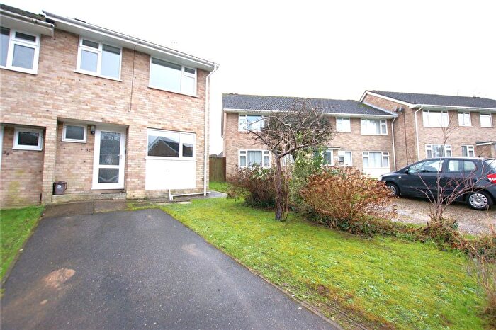 Terraced House To Rent In Jubilee Road, Corfe Mullen, Wimborne, Dorset, BH21