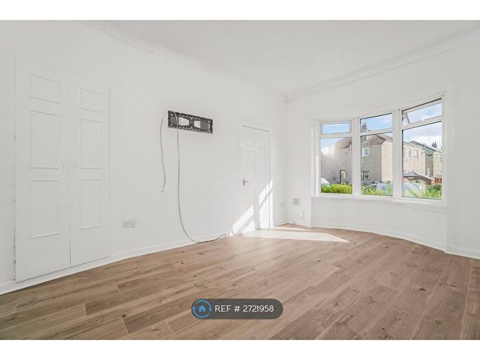3 Bedroom Flat To Rent In Burnfoot Drive, Glasgow, G52