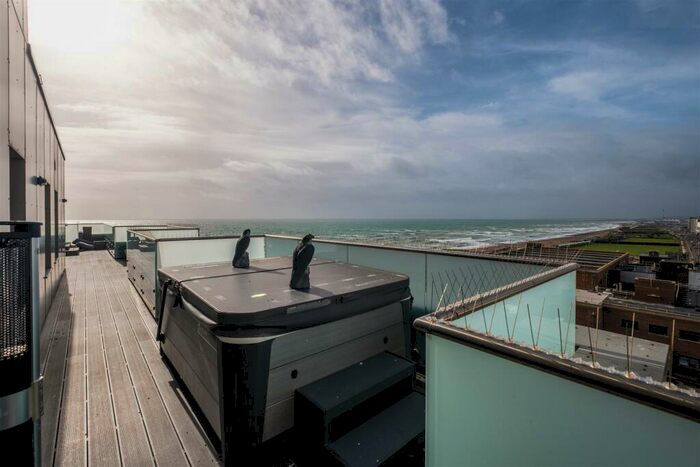 2 Bedroom Apartment To Rent In Kingsway, Hove, BN3