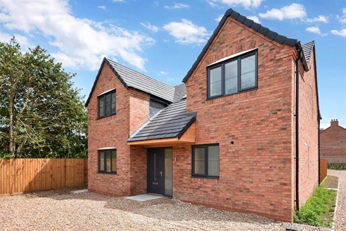 3 Bedroom Detached House For Sale In Barnby Road, Newark, NG24