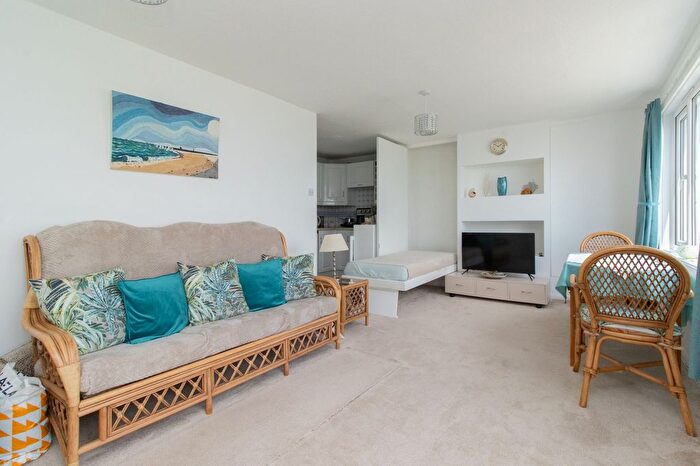 1 Bedroom Flat For Sale In Granville Marina, Ramsgate, CT11