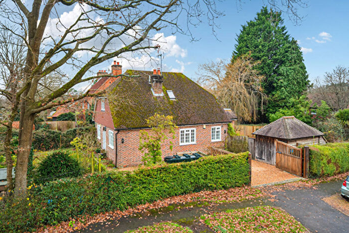 4 Bedroom Detached House For Sale In The Green, Dunsfold, GU8