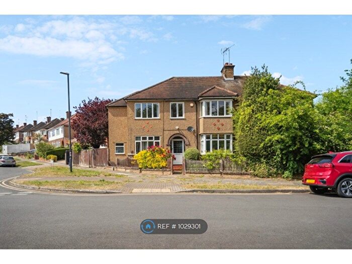 5 Bedroom Semi-Detached House To Rent In Lincoln Road, Harrow, HA2
