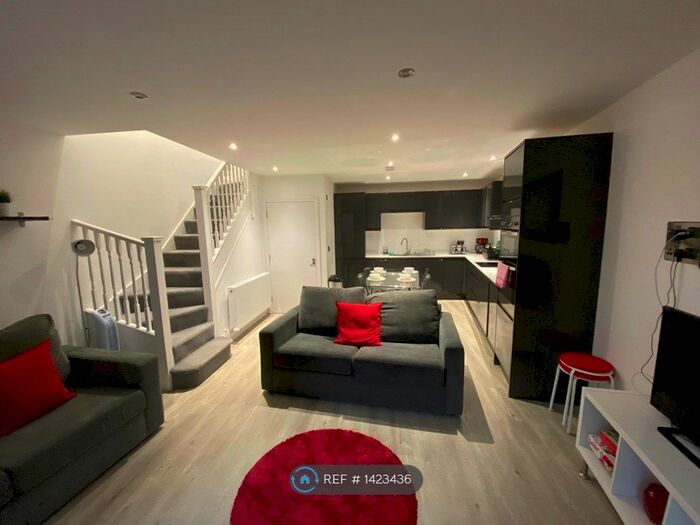 1 Bedroom Semi-Detached House To Rent In Spa Road, London, SE16